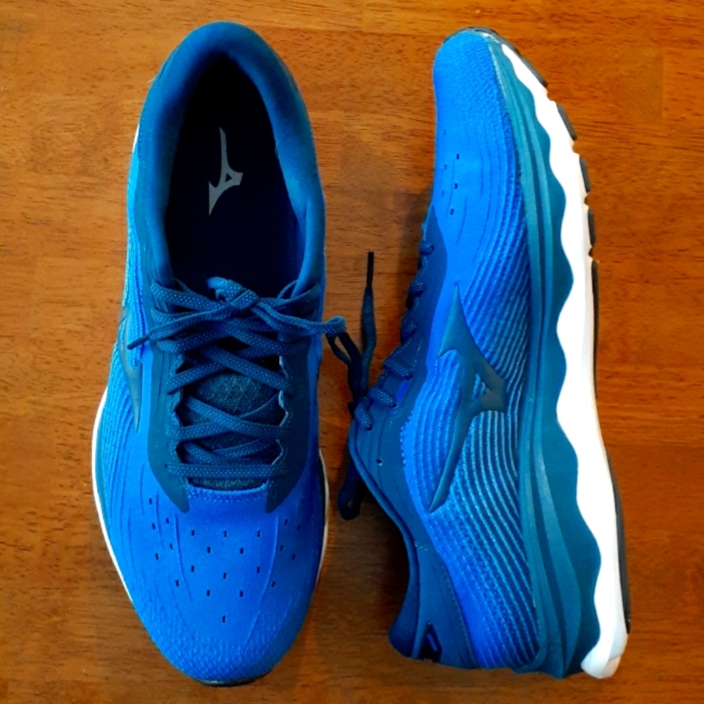 - Men's mizuno wave sky size 12